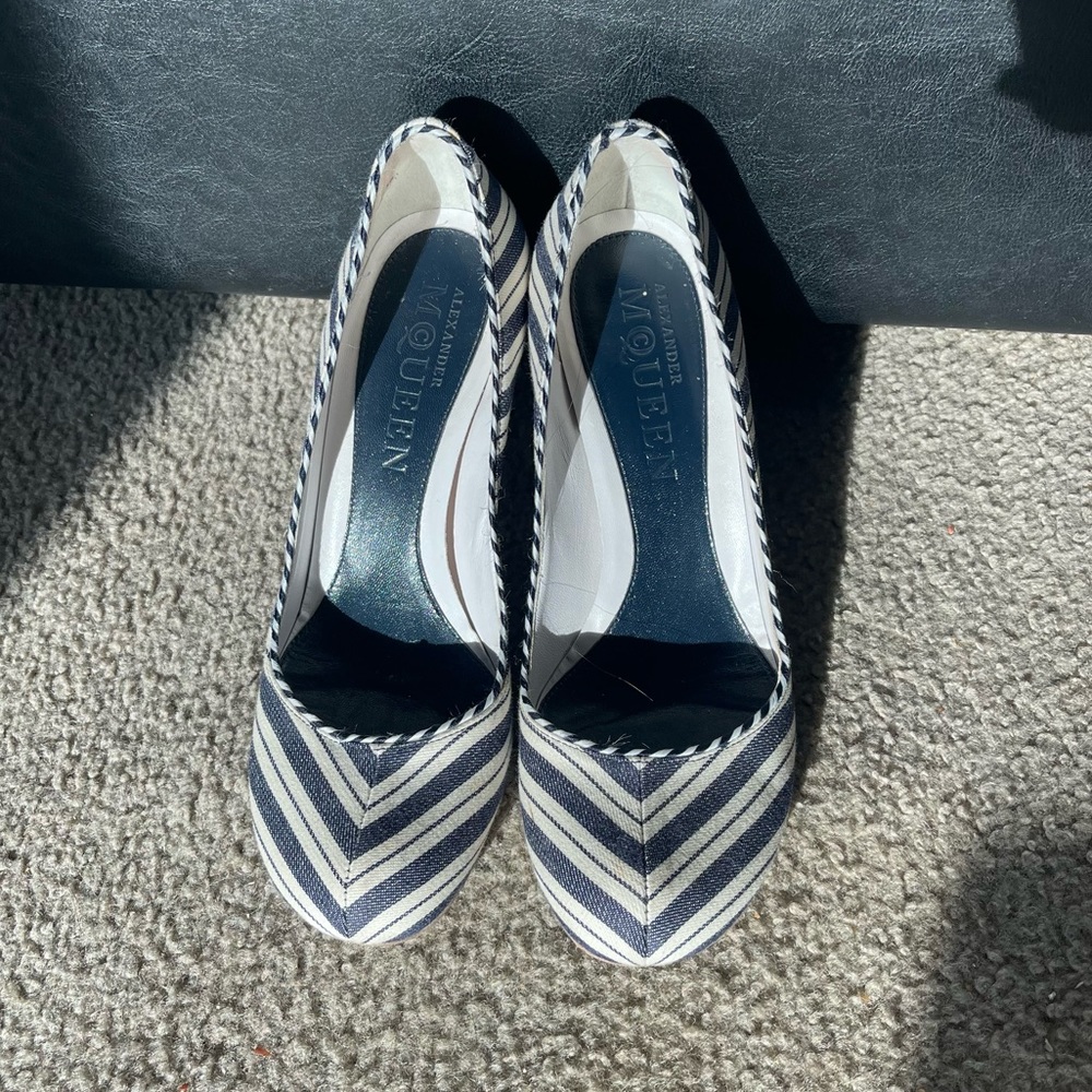Alexander McQueen Striped Pumps – EU 37 - Picture 5 of 13